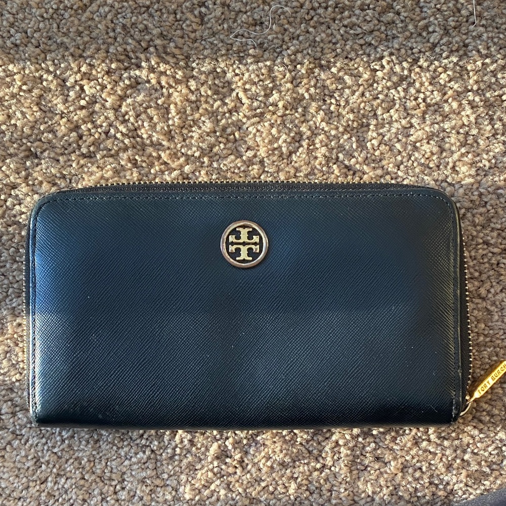 Tory Burch Black leather Wallet with Gold Accents